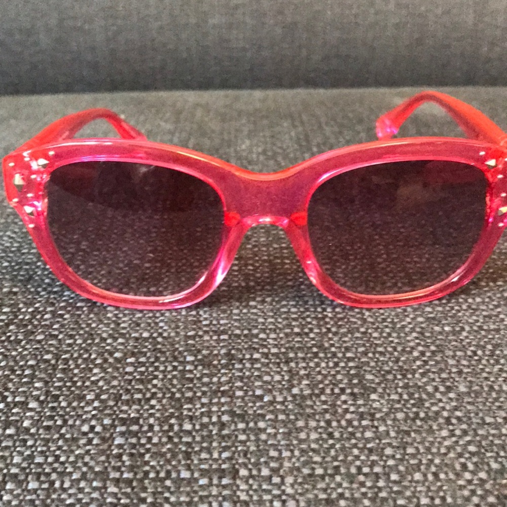 Adorable Betsey Johnson pink sunglasses